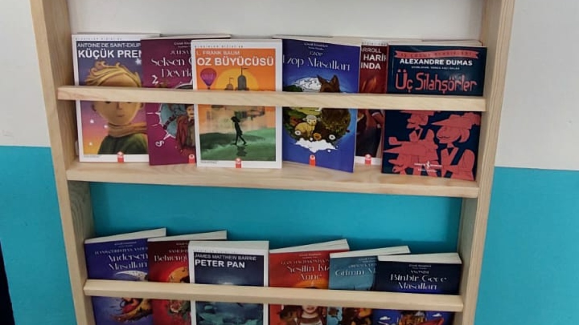 HER SINIFIMIZA KÜTÜPHANE KAZANDIRILDI